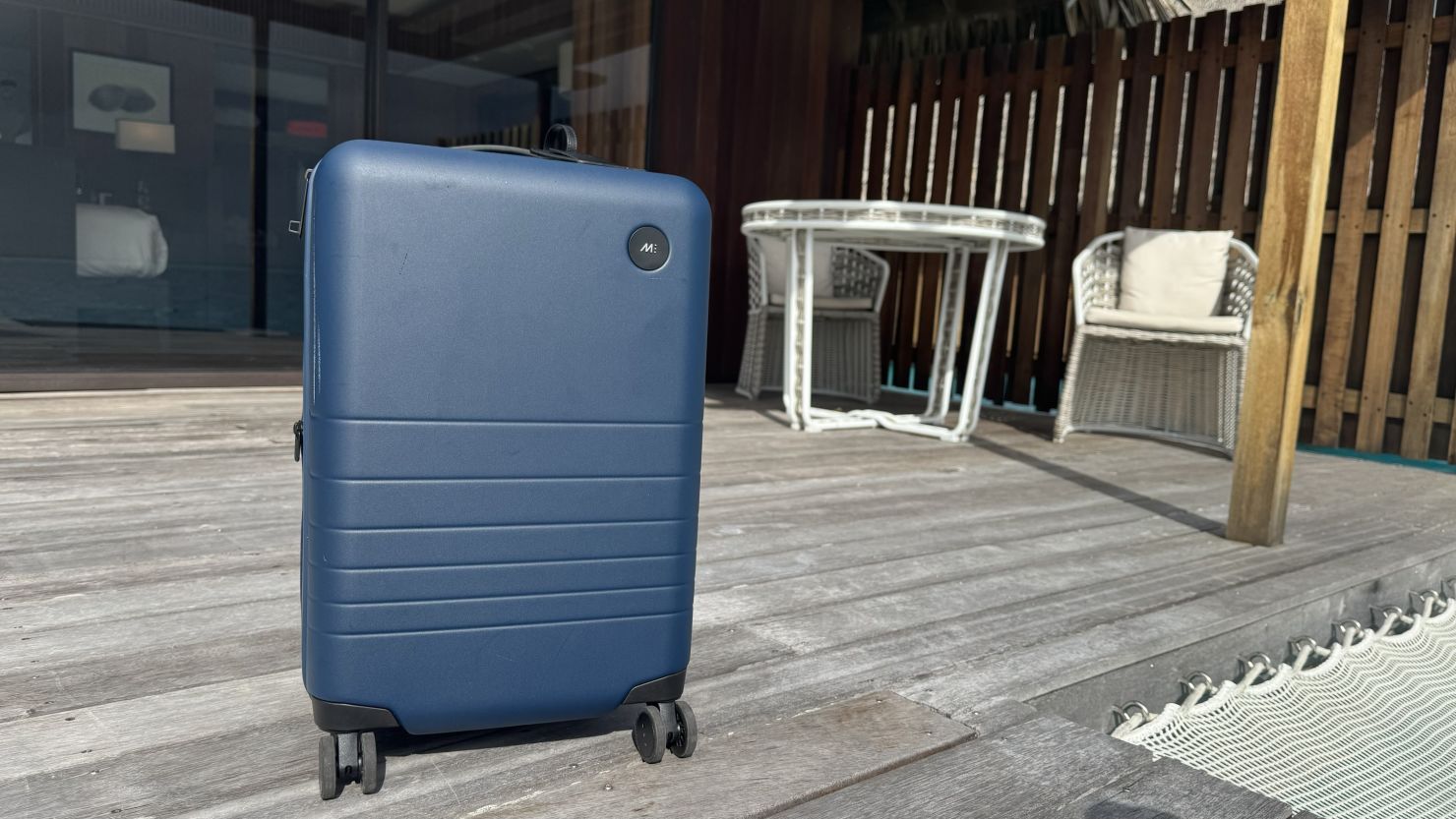 Monos luggage suitcase review for travelers in 2026